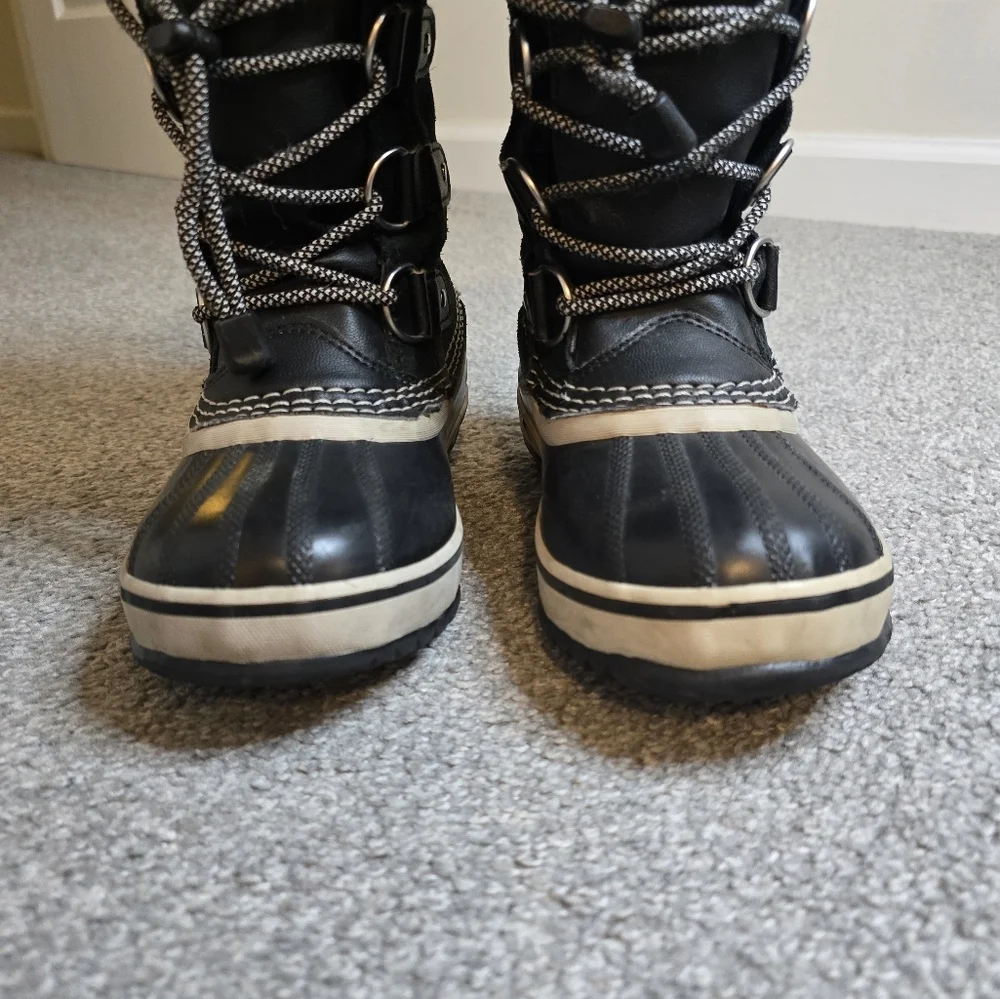 Sorel Joan Of Arctic Youth Waterproof Winter Boots Faux Suede Faux Fur Lace Up